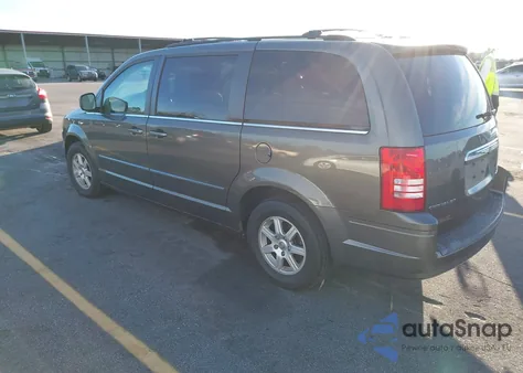2010 Chrysler Town & Country Touring from USA, damaged, VIN 2A4RR5D15AR381553